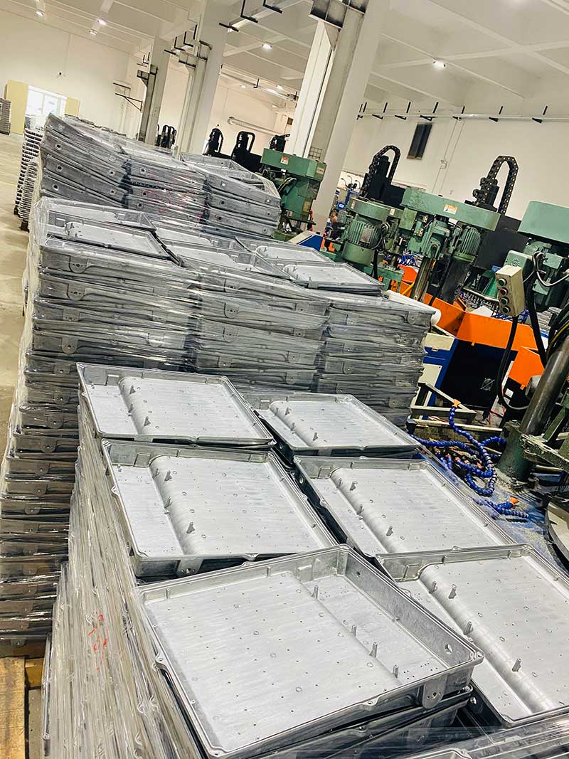 die-cast-լուսարձակ-բնակարան